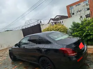 Mercedes-Benz C300 2015 Black