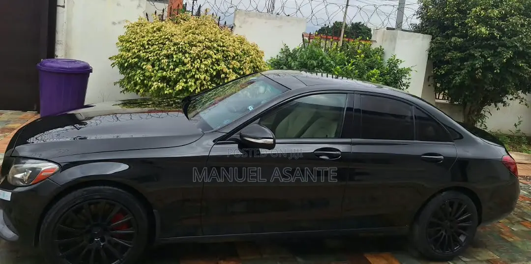 Mercedes-Benz C300 2015 Black