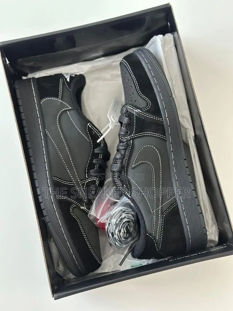 Air Jordan 1 Retro Low OG SP Travis Scott "Black Phantom"
