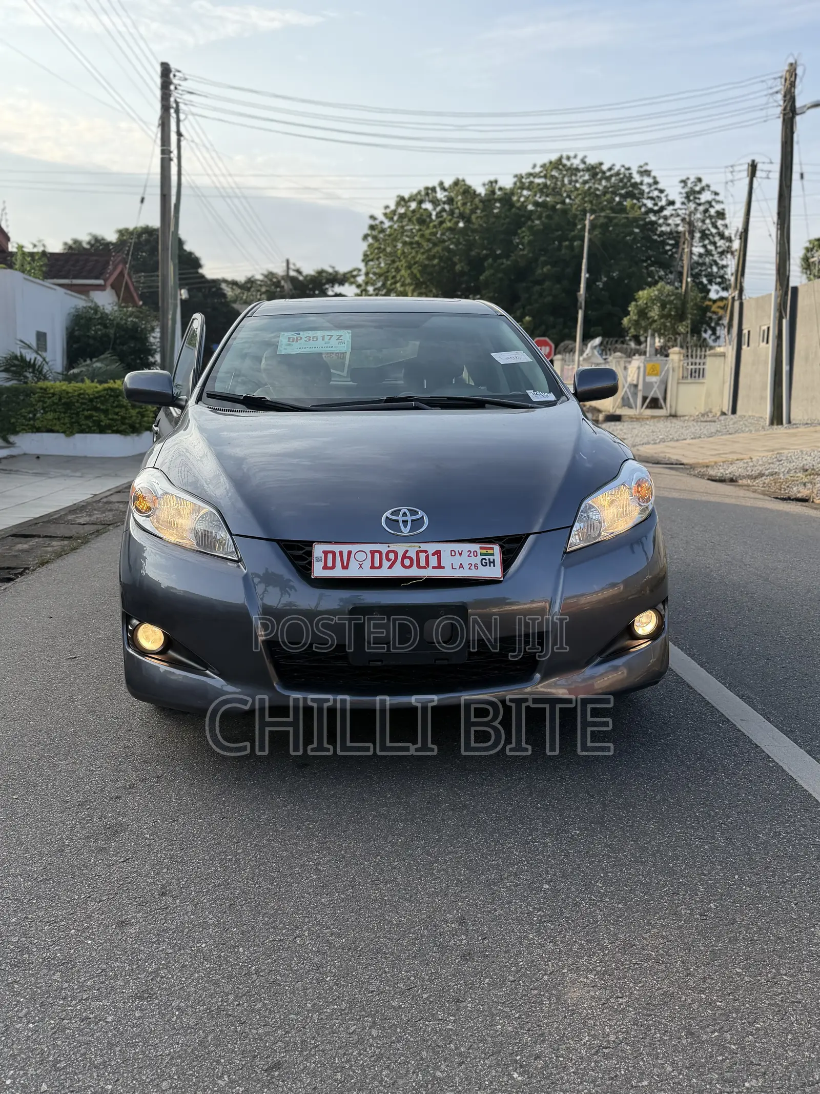 Toyota Matrix L Hatchback FWD (1.8L 4cyl 5A) 2013 Gray