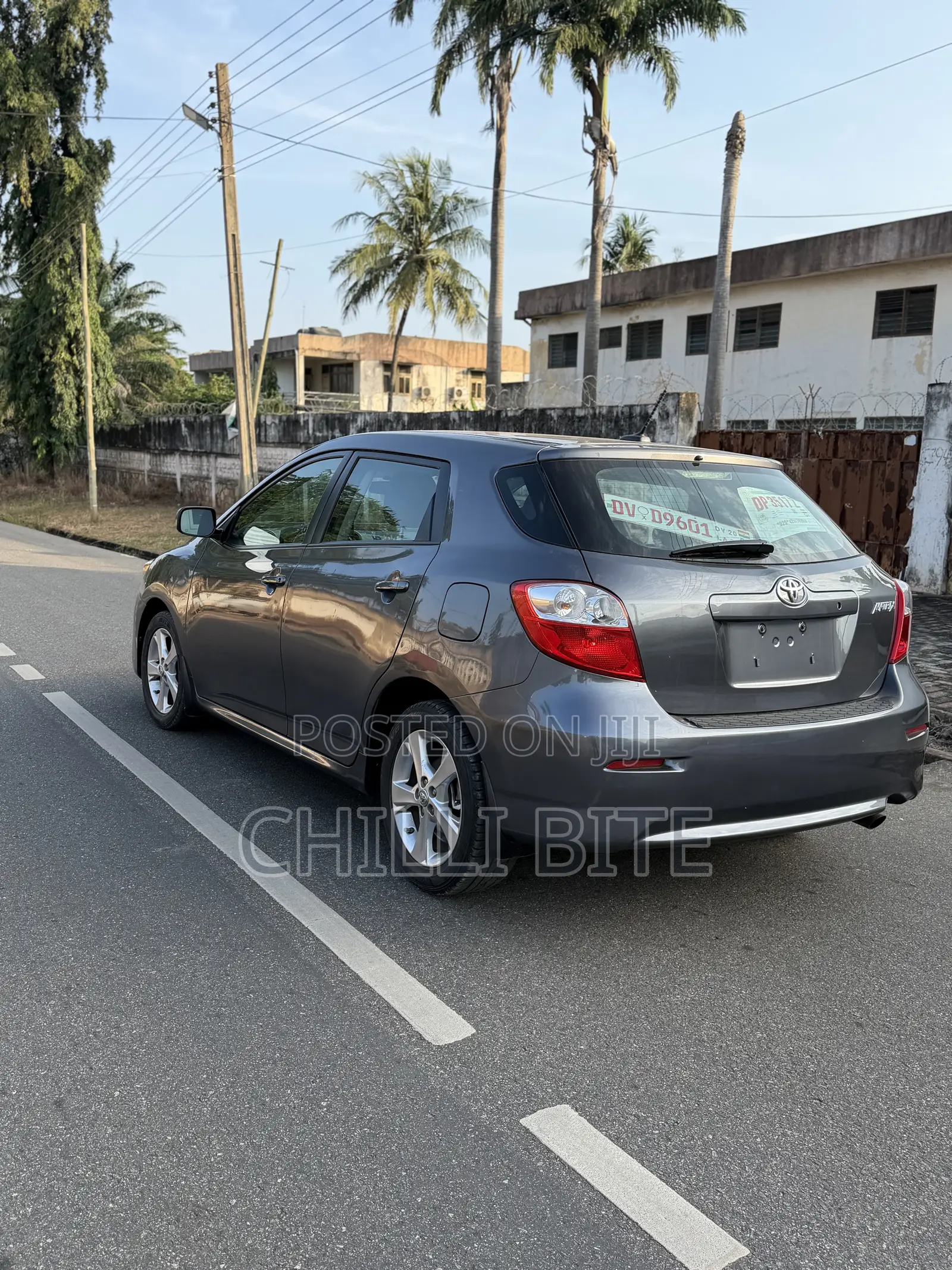 Toyota Matrix L Hatchback FWD (1.8L 4cyl 5A) 2013 Gray