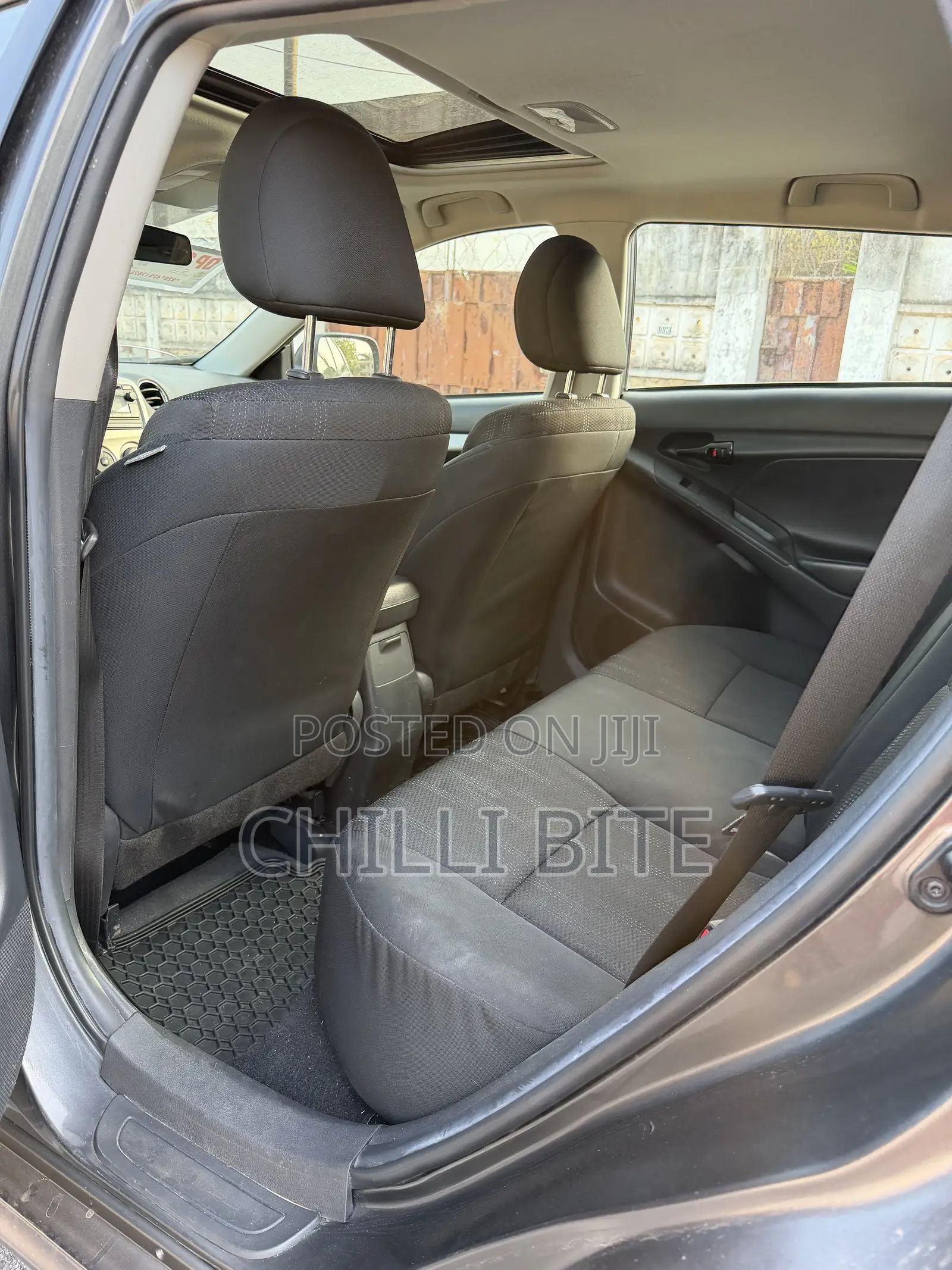 Toyota Matrix L Hatchback FWD (1.8L 4cyl 5A) 2013 Gray