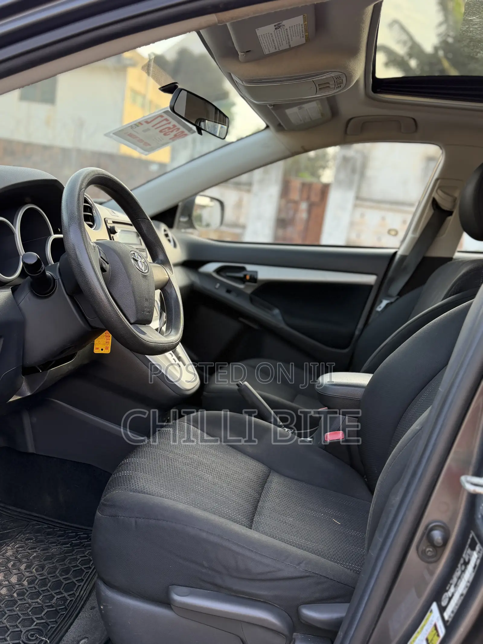 Toyota Matrix L Hatchback FWD (1.8L 4cyl 5A) 2013 Gray