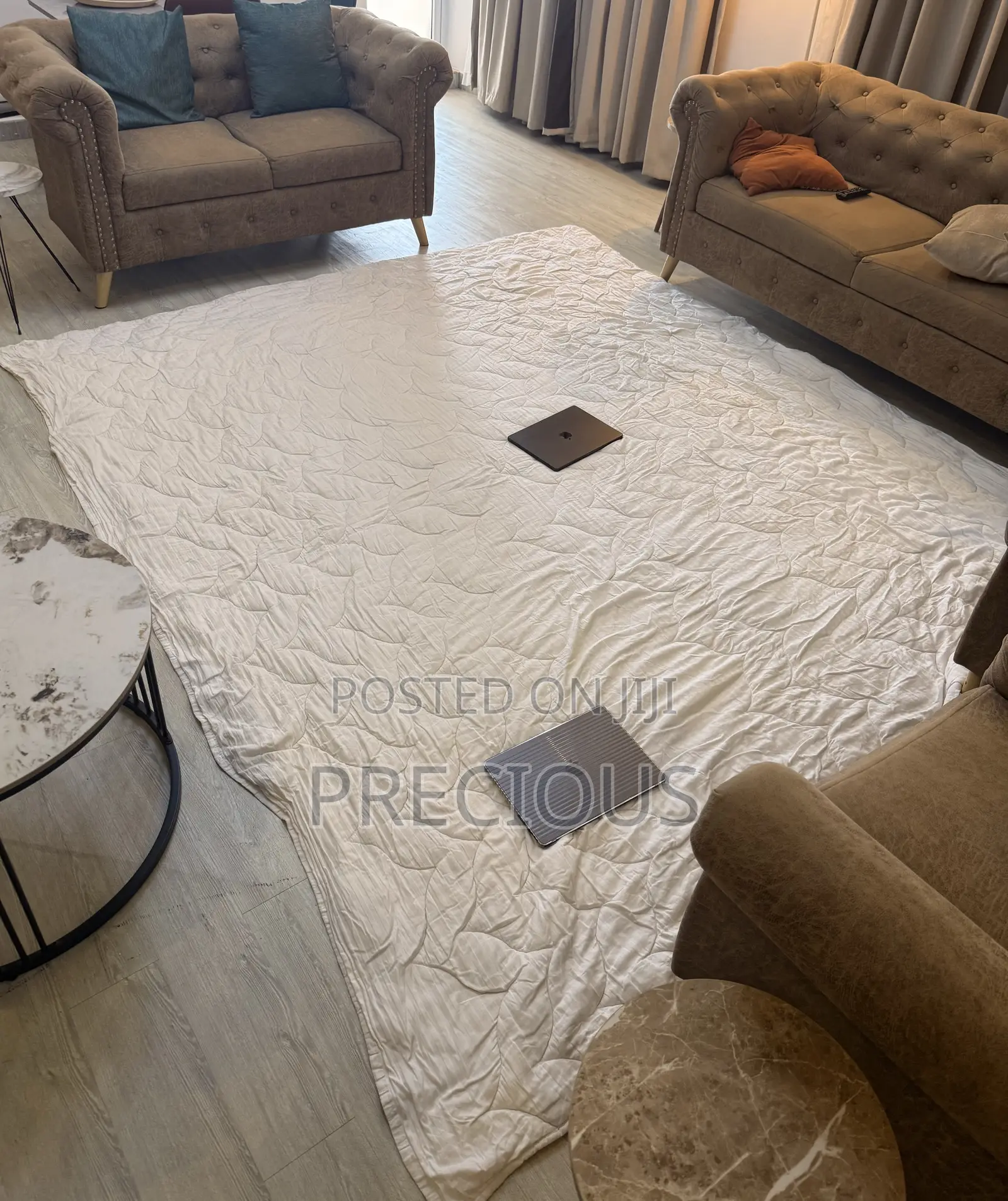 Super King Duvet – 100" × 118" (254 × 300cm)
