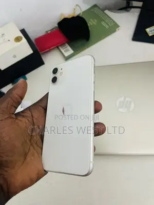 Apple iPhone 11 64 GB White
