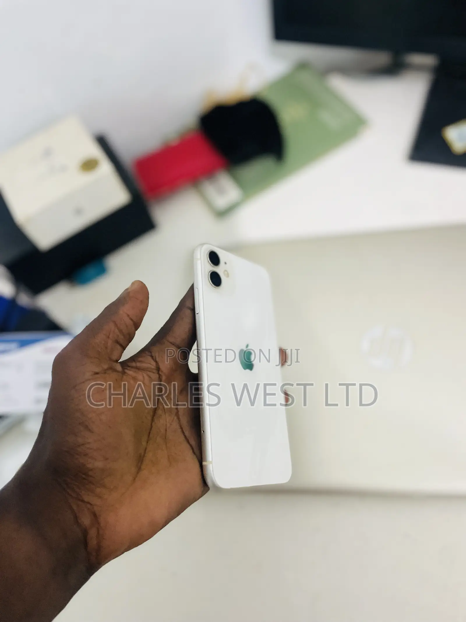 Apple iPhone 11 64 GB White