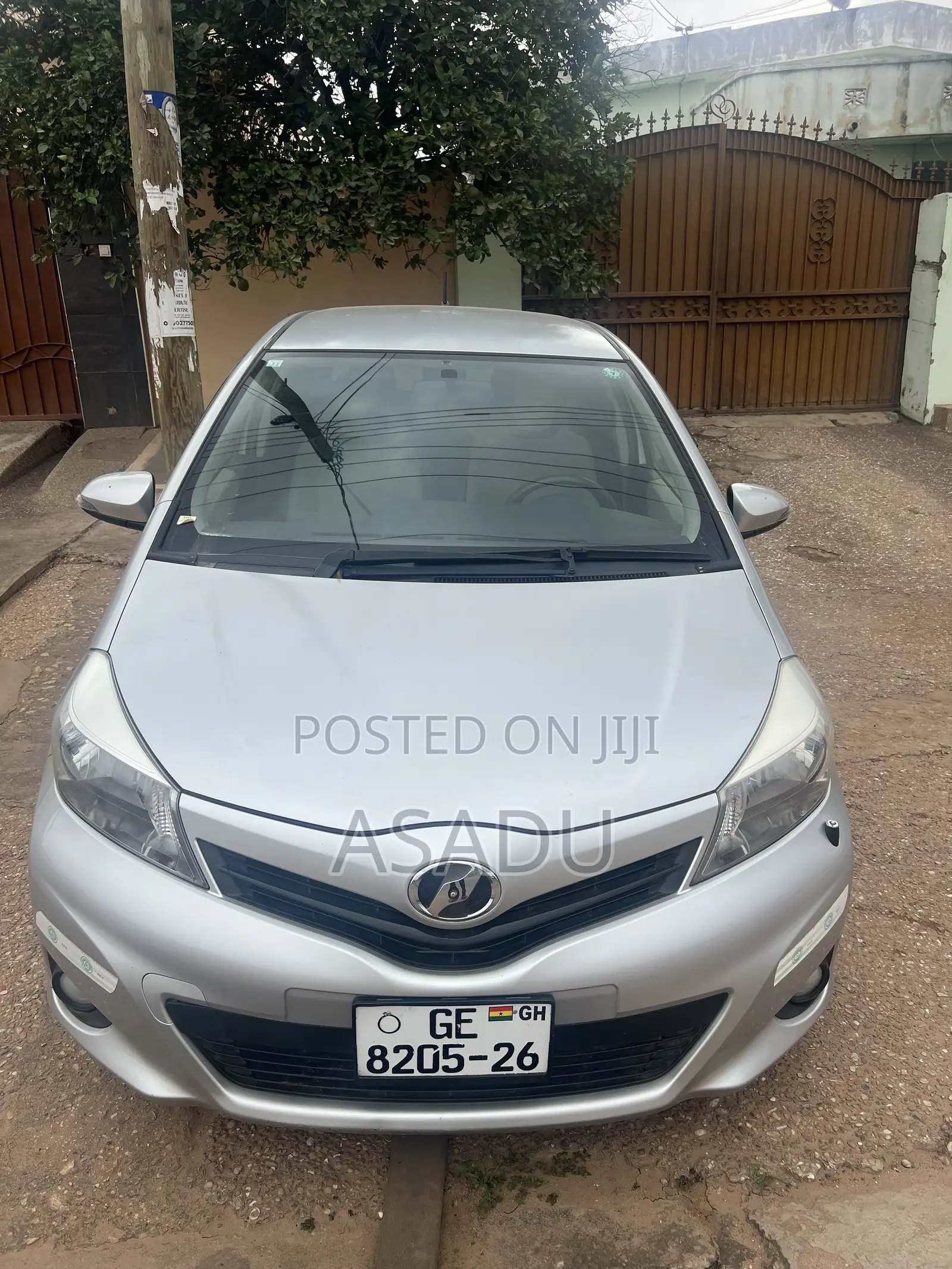 Toyota Vitz 1.3 FWD 5dr 2013 Silver