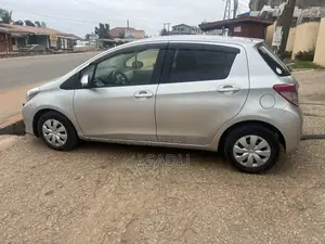 Toyota Vitz 1.3 FWD 5dr 2013 Silver