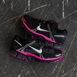 Nike Vomero 5
