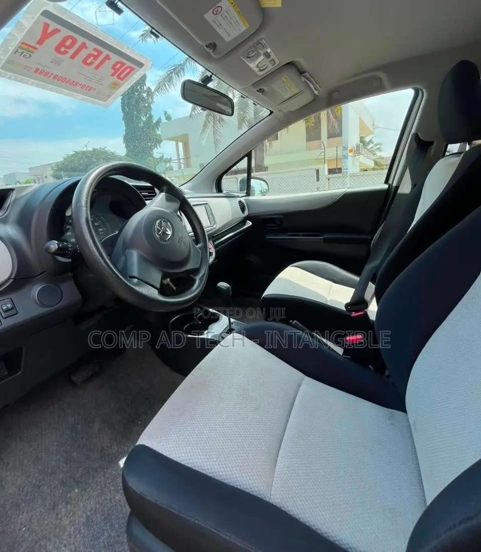 Toyota Vitz 2011 White