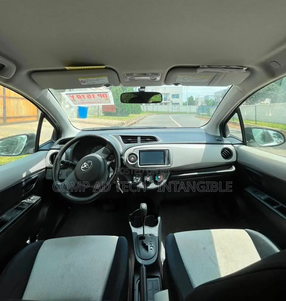 Toyota Vitz 2011 White