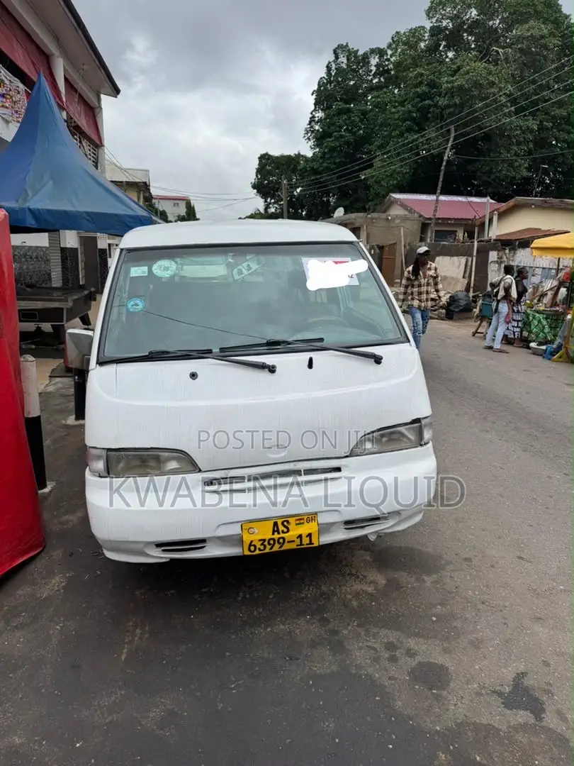 Hyundai H-100 2004 White