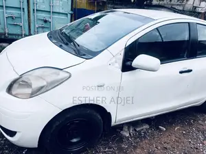 Toyota Yaris Base Hatchback 3dr 2010 White