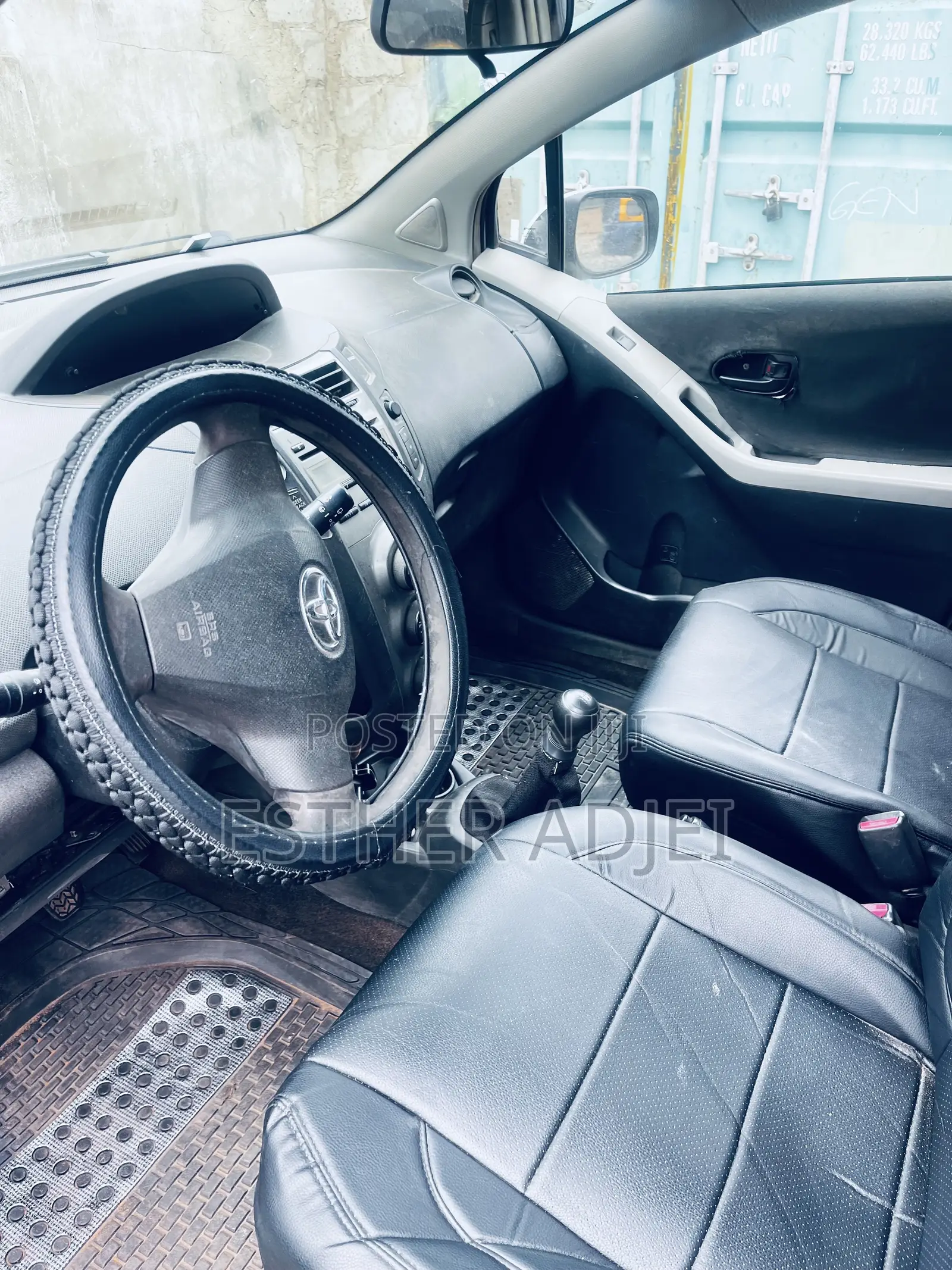 Toyota Yaris Base Hatchback 3dr 2010 White