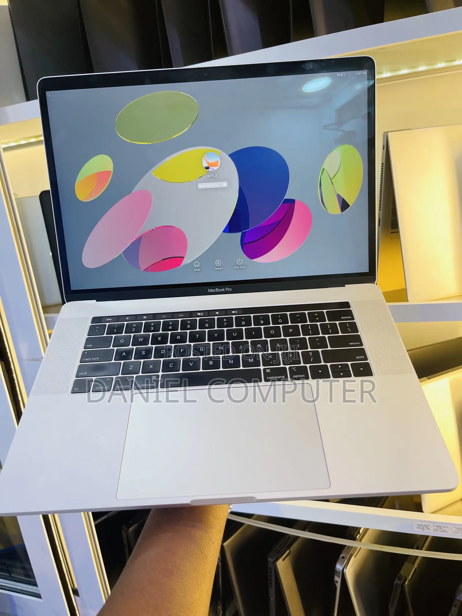 Laptop Apple MacBook Pro 2019 16GB Intel Core i7 SSD 512GB