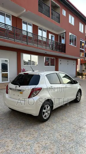 Toyota Vitz 2011 White