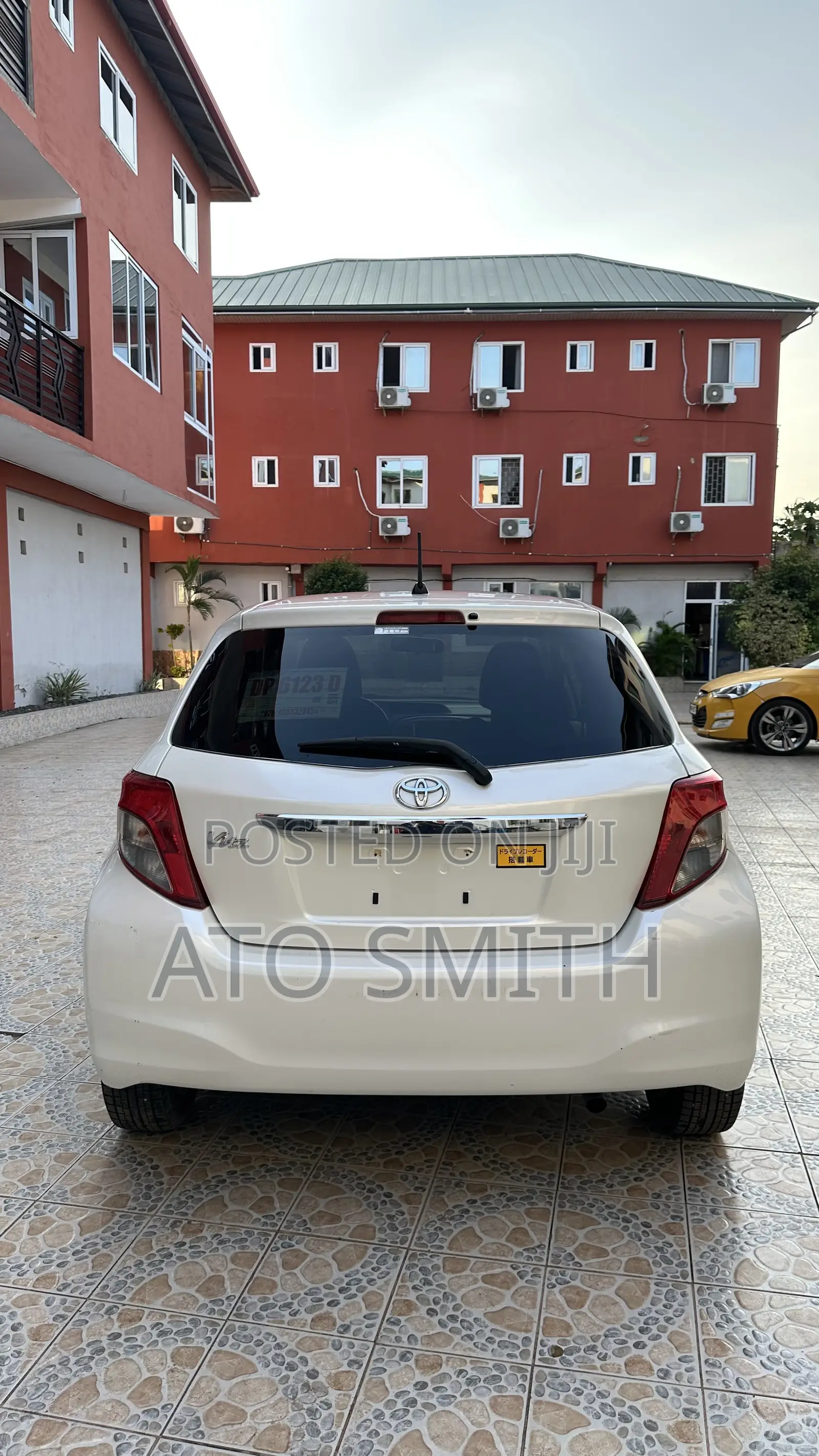 Toyota Vitz 2011 White
