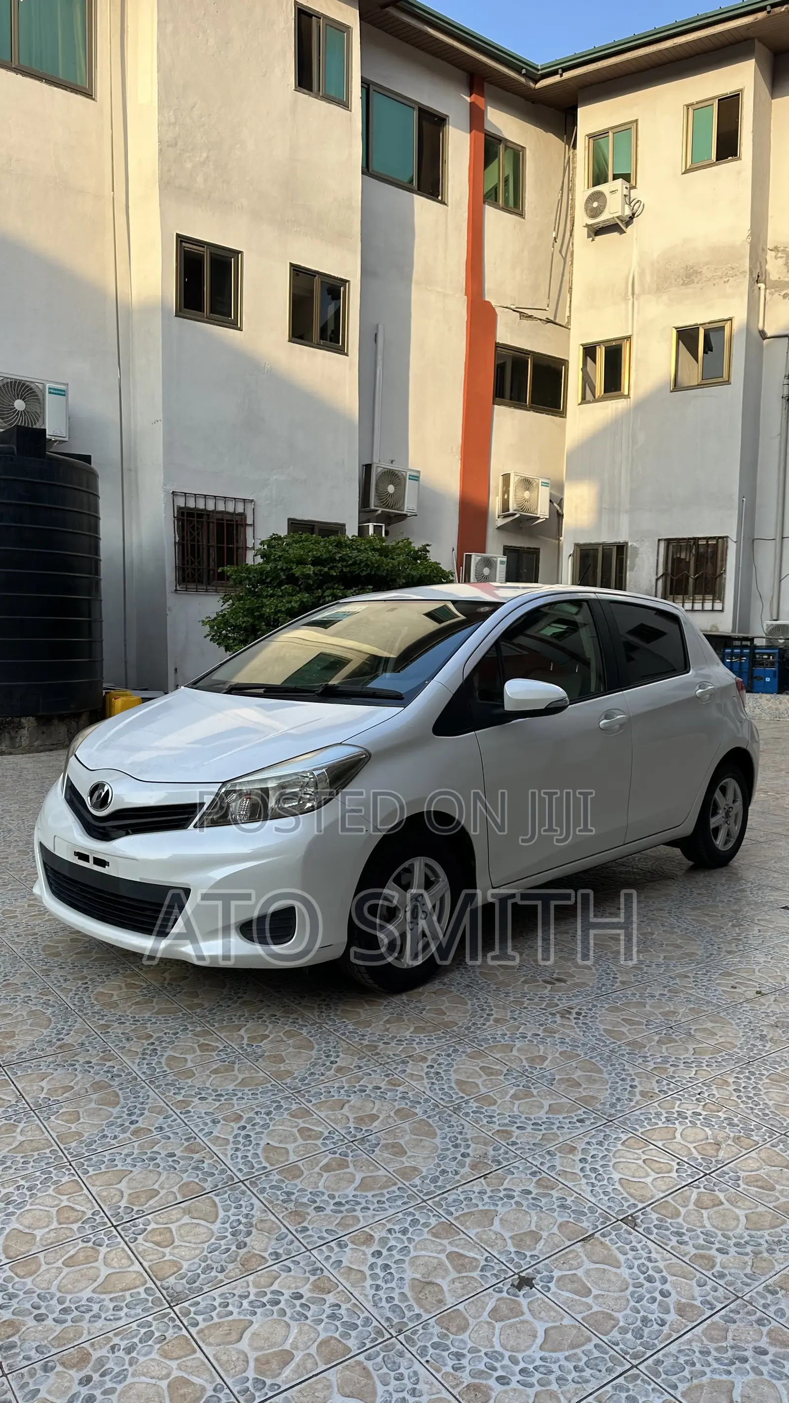 Toyota Vitz 2011 White