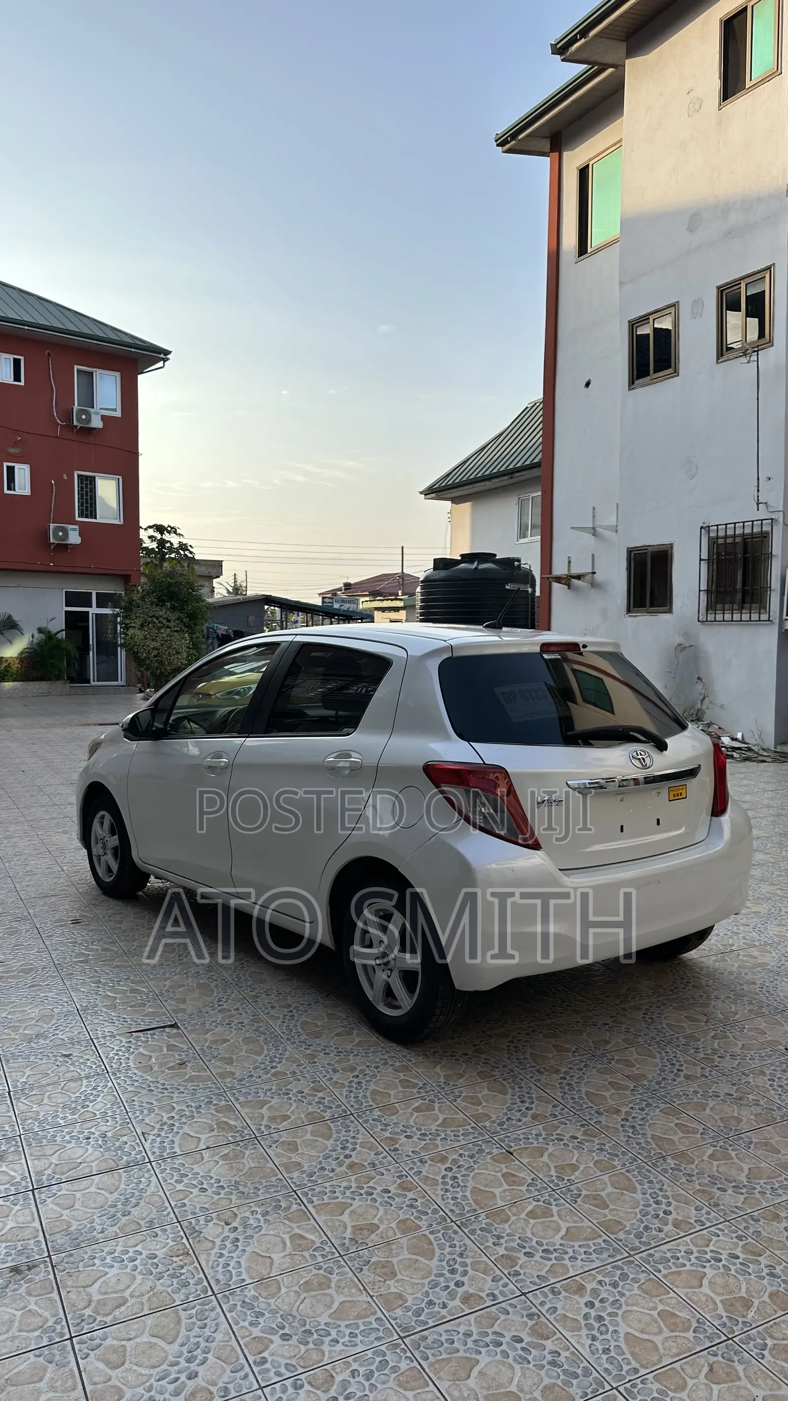 Toyota Vitz 2011 White