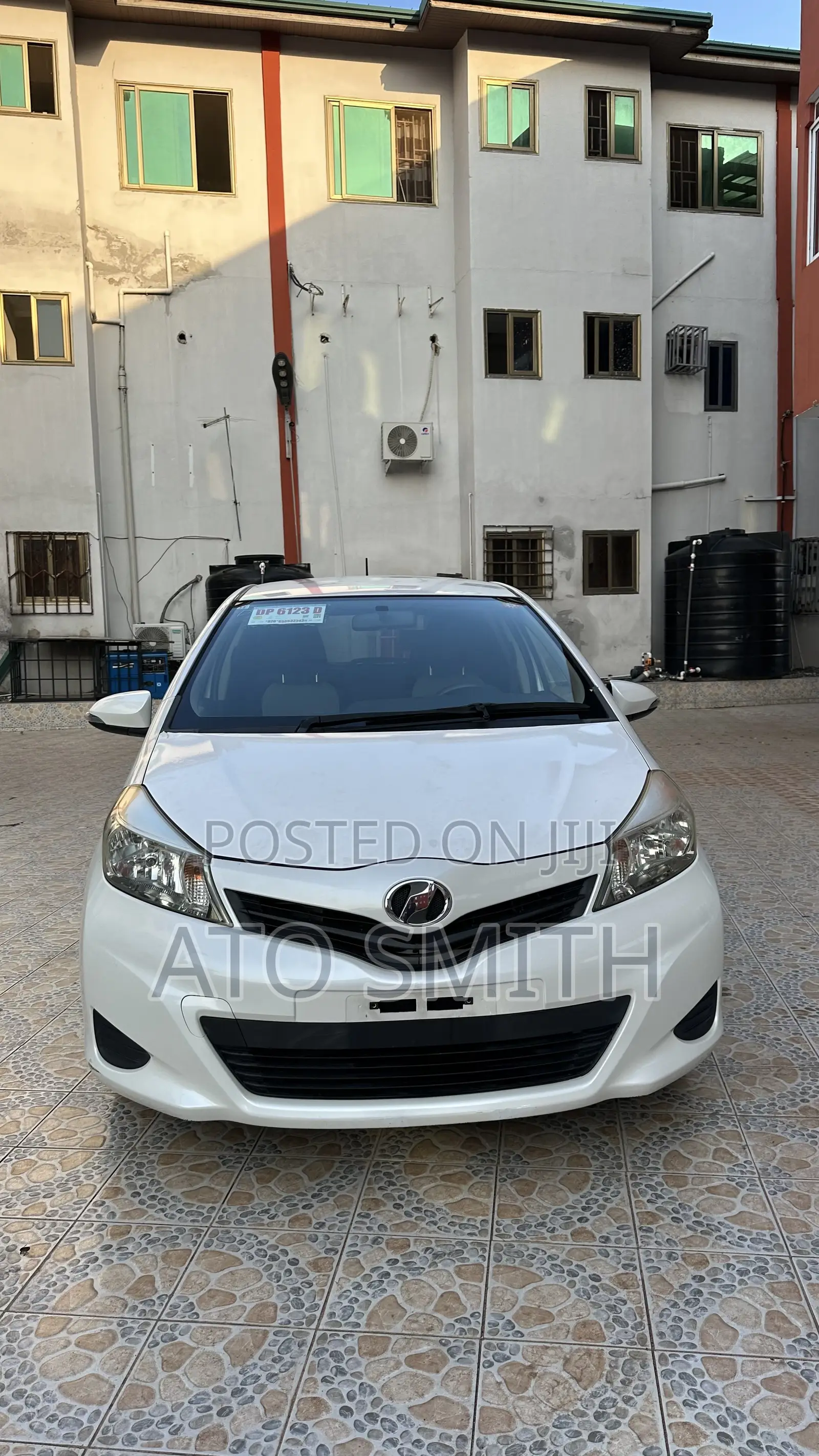 Toyota Vitz 2011 White