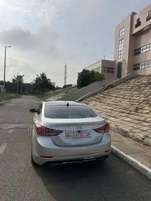 Hyundai Elantra SE 4dr Sedan (1.8L 4cyl 6A) 2015 Silver