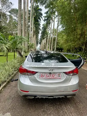 Hyundai Elantra SE 4dr Sedan (1.8L 4cyl 6A) 2015 Silver