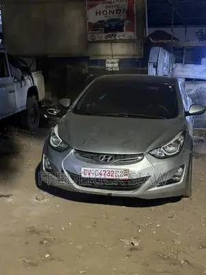 Hyundai Elantra SE 4dr Sedan (1.8L 4cyl 6A) 2015 Silver
