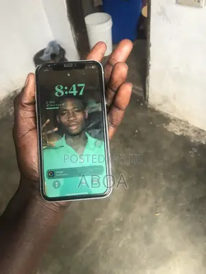 Apple iPhone XR 64 GB White