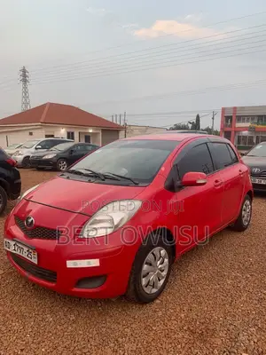 Toyota Vitz 2010 Red