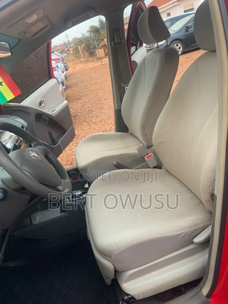 Toyota Vitz 2010 Red