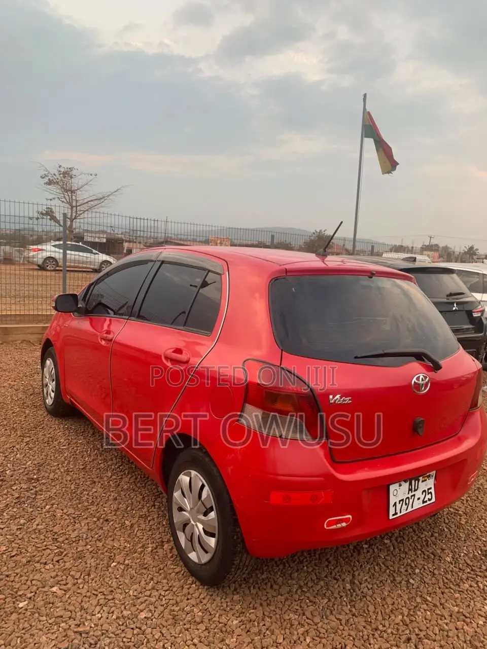 Toyota Vitz 2010 Red