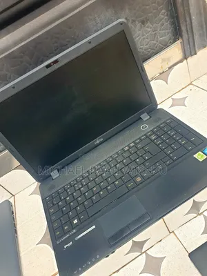 Laptop Fujitsu Amilo Li3910 4GB Intel HDD 250GB