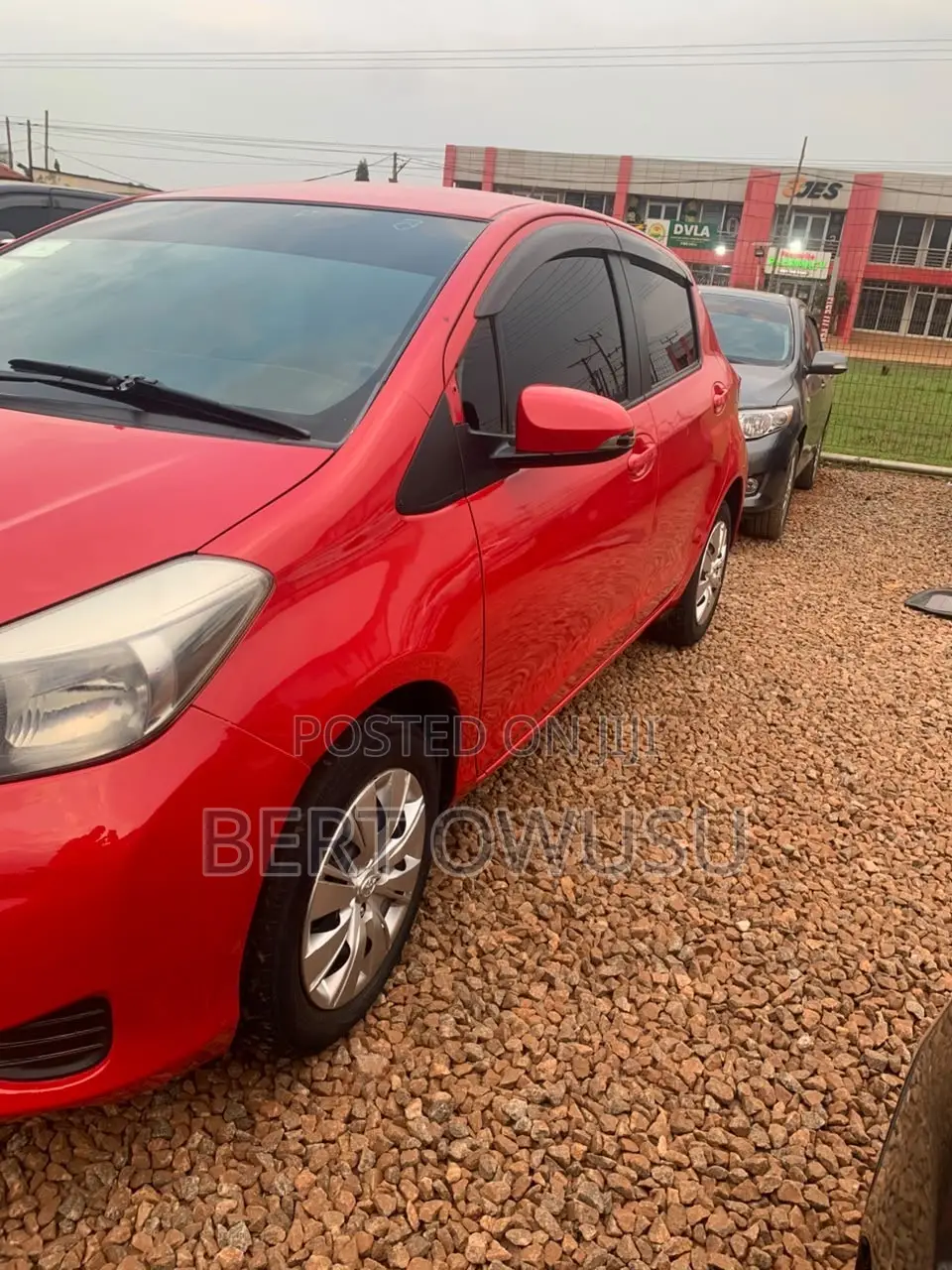 Toyota Vitz 2013 Red