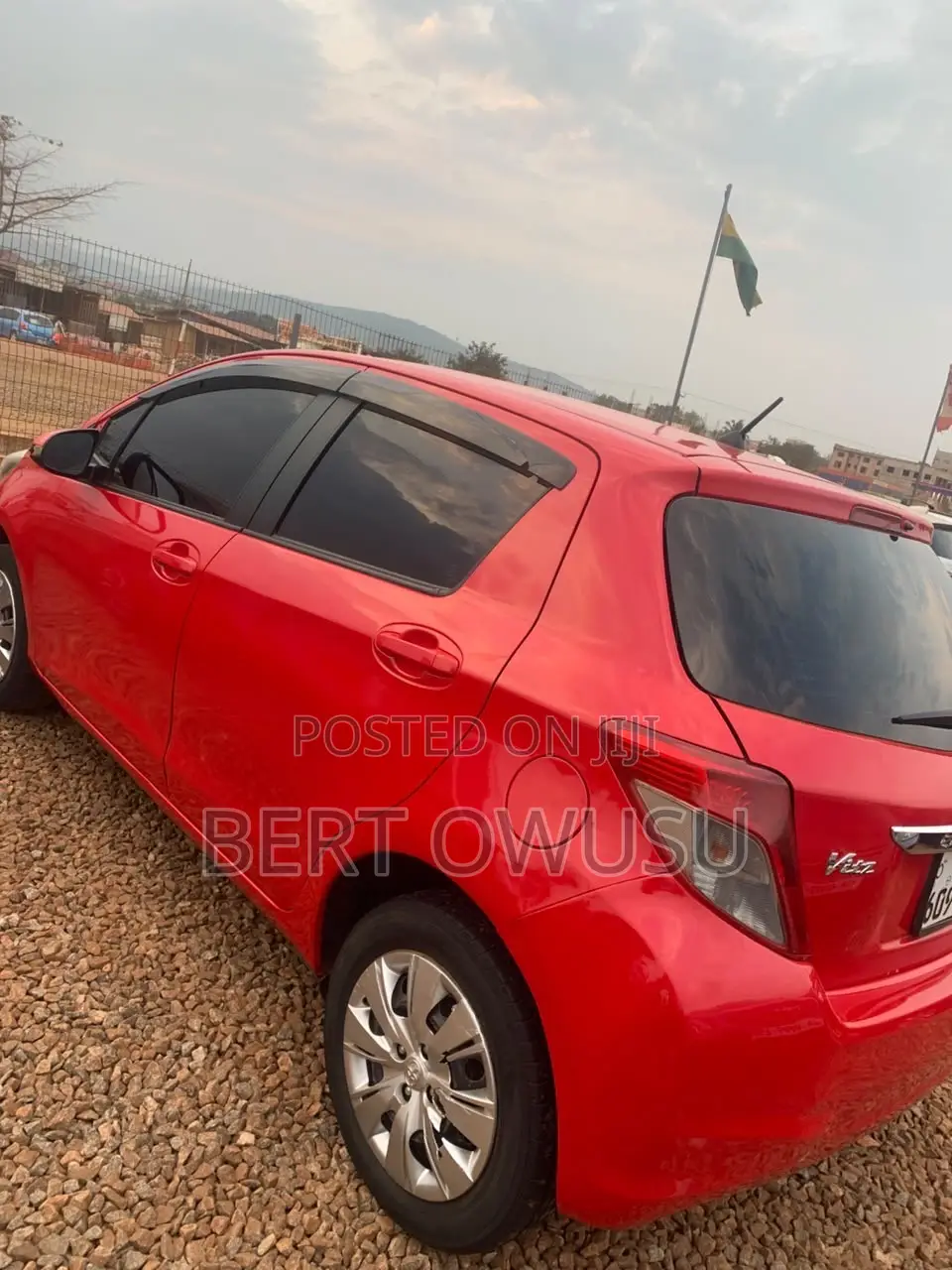 Toyota Vitz 2013 Red