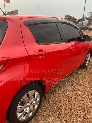 Toyota Vitz 2013 Red