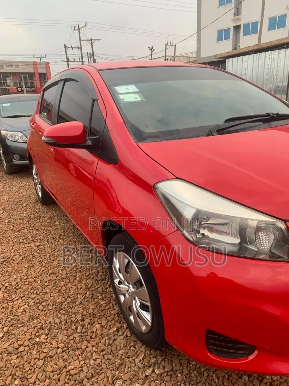 Toyota Vitz 2013 Red
