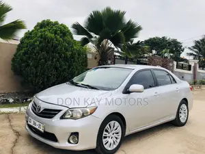 Toyota Corolla LE 4dr Sedan (1.8L 4cyl 4A) 2013 Silver