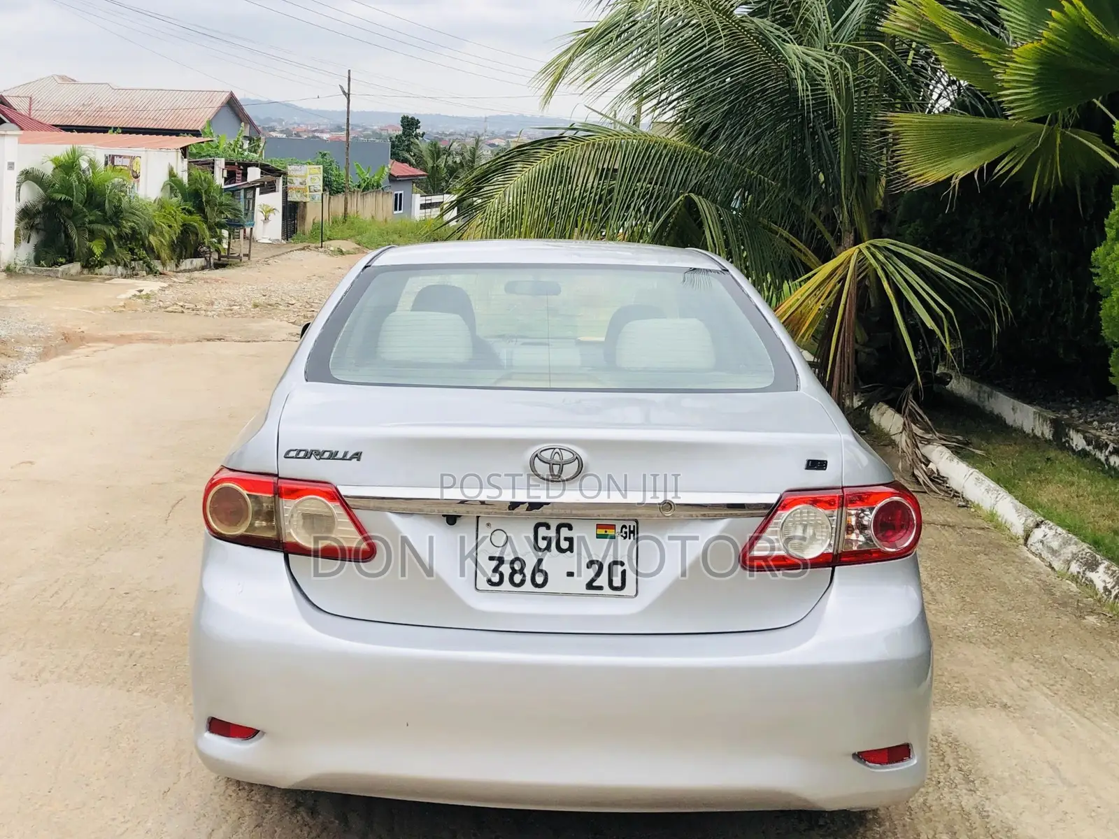 Toyota Corolla LE 4dr Sedan (1.8L 4cyl 4A) 2013 Silver
