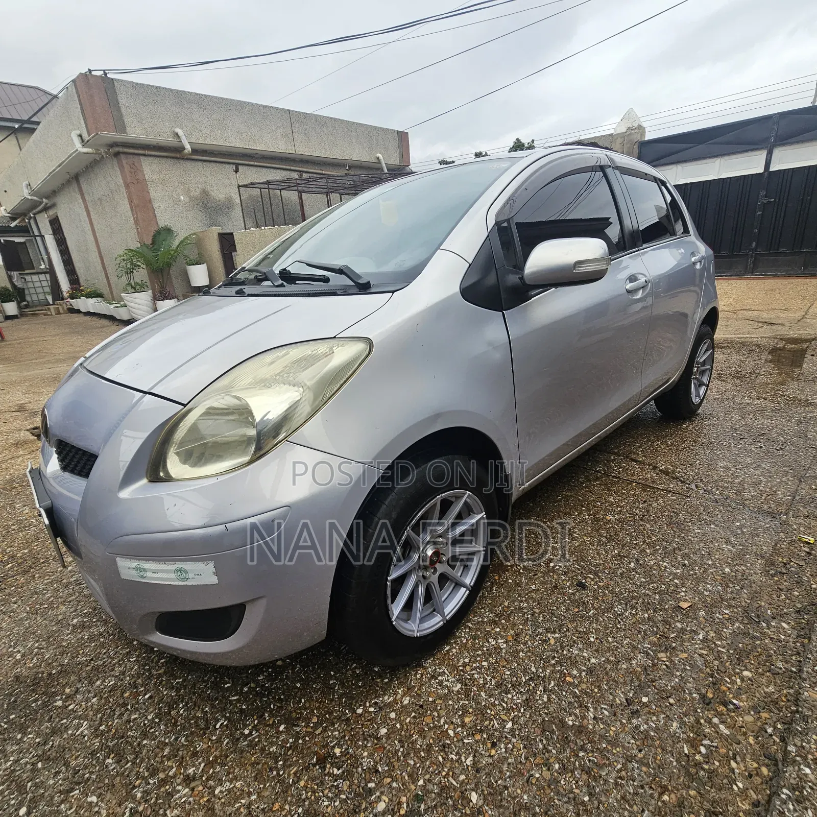Toyota Vitz 2011 Gray