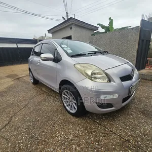 Toyota Vitz 2011 Gray
