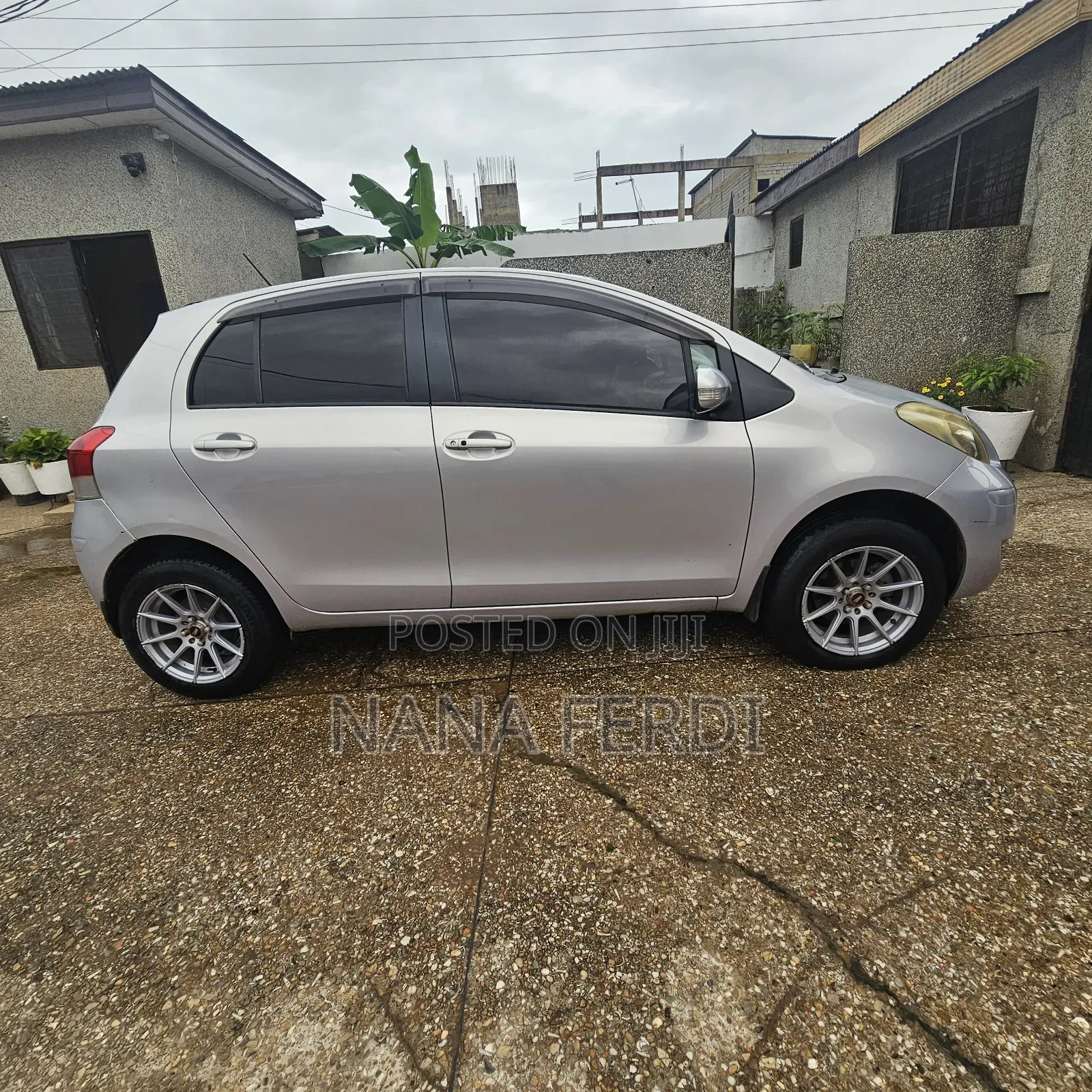 Toyota Vitz 2011 Gray