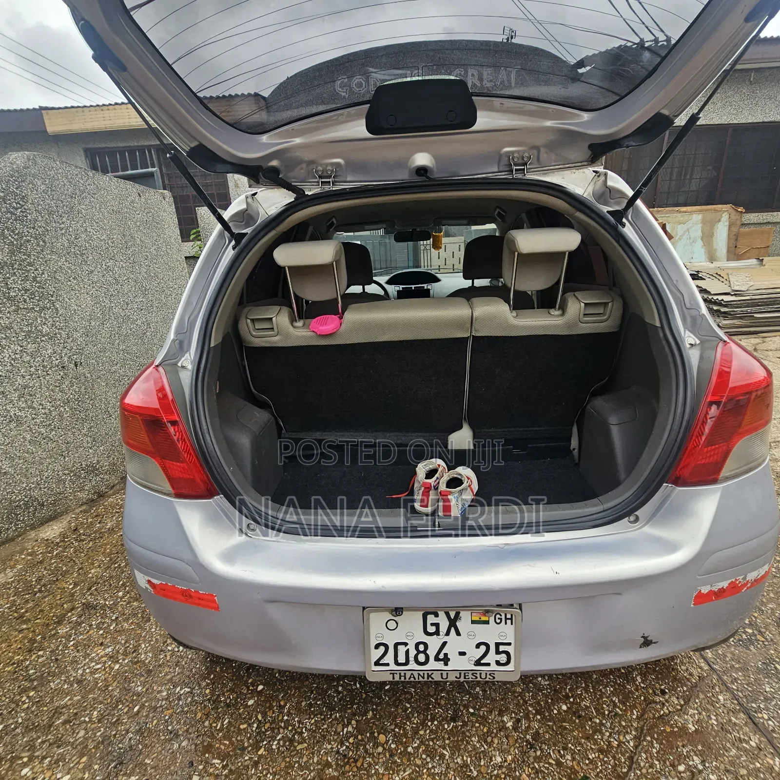 Toyota Vitz 2011 Gray