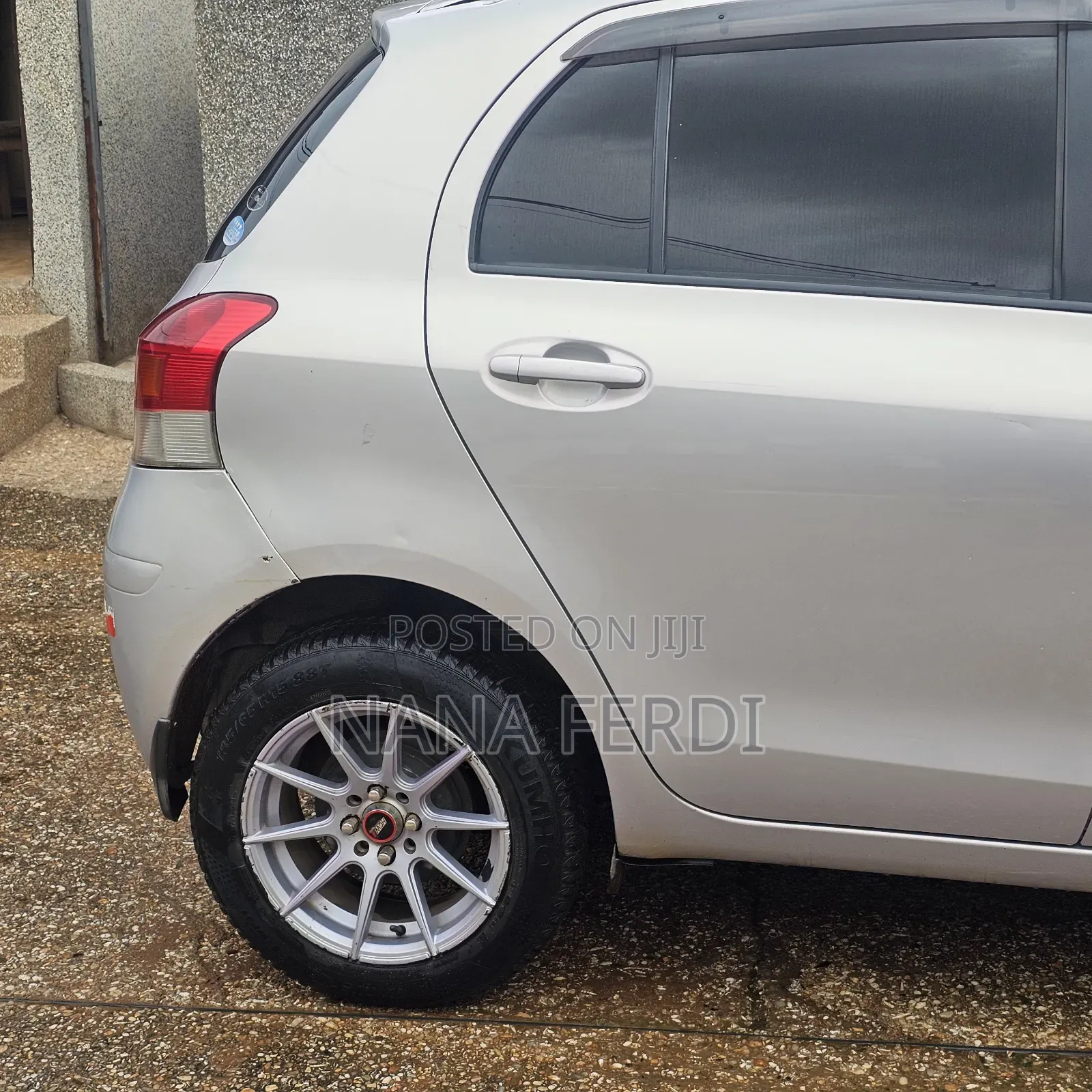 Toyota Vitz 2011 Gray