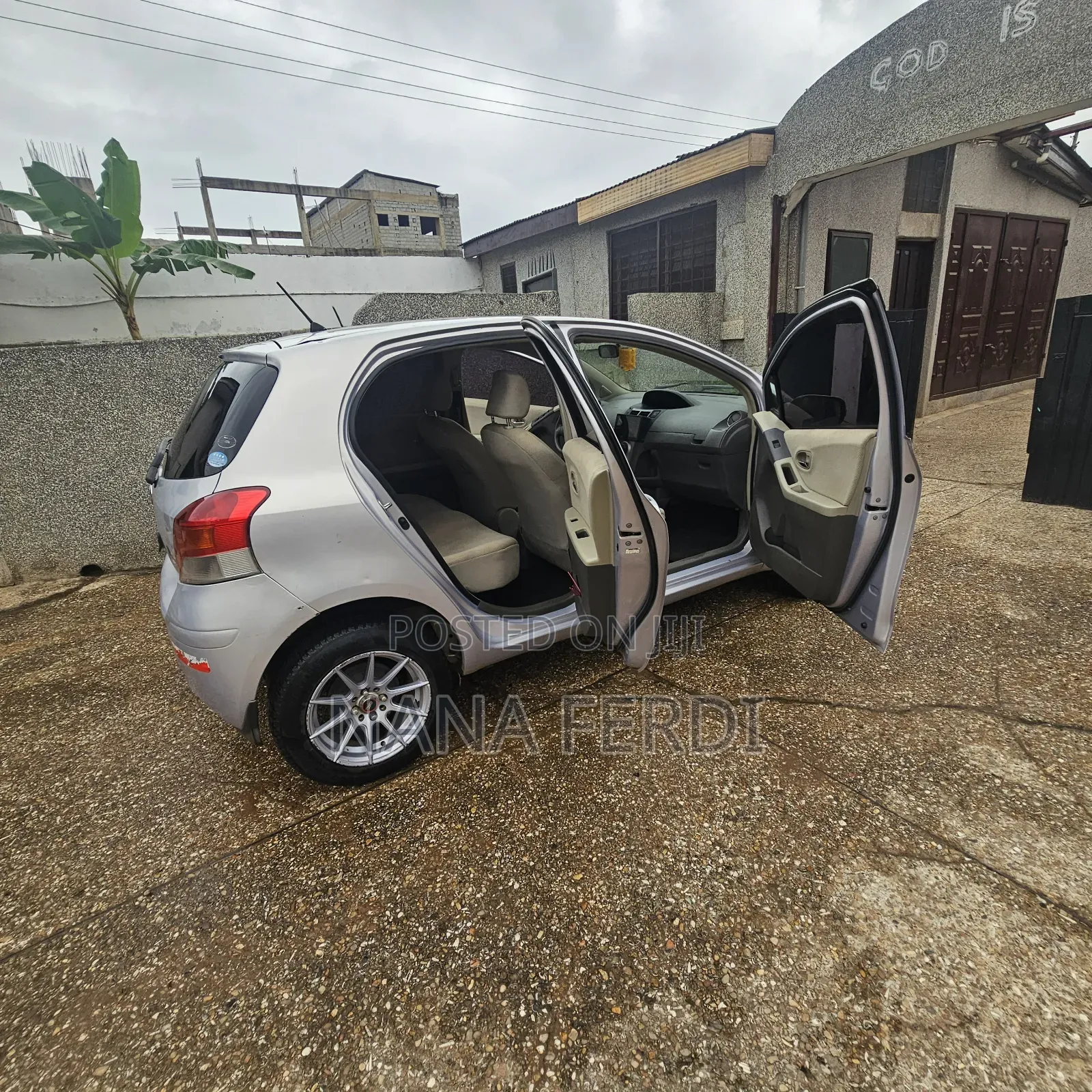 Toyota Vitz 2011 Gray