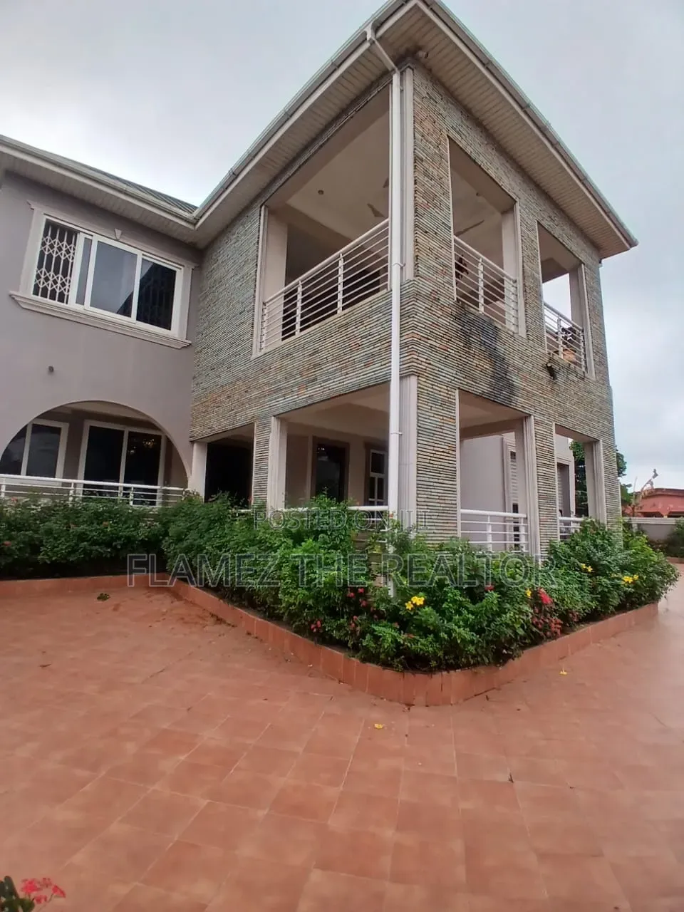 7bdrm Mansion in Kwabenya for rent