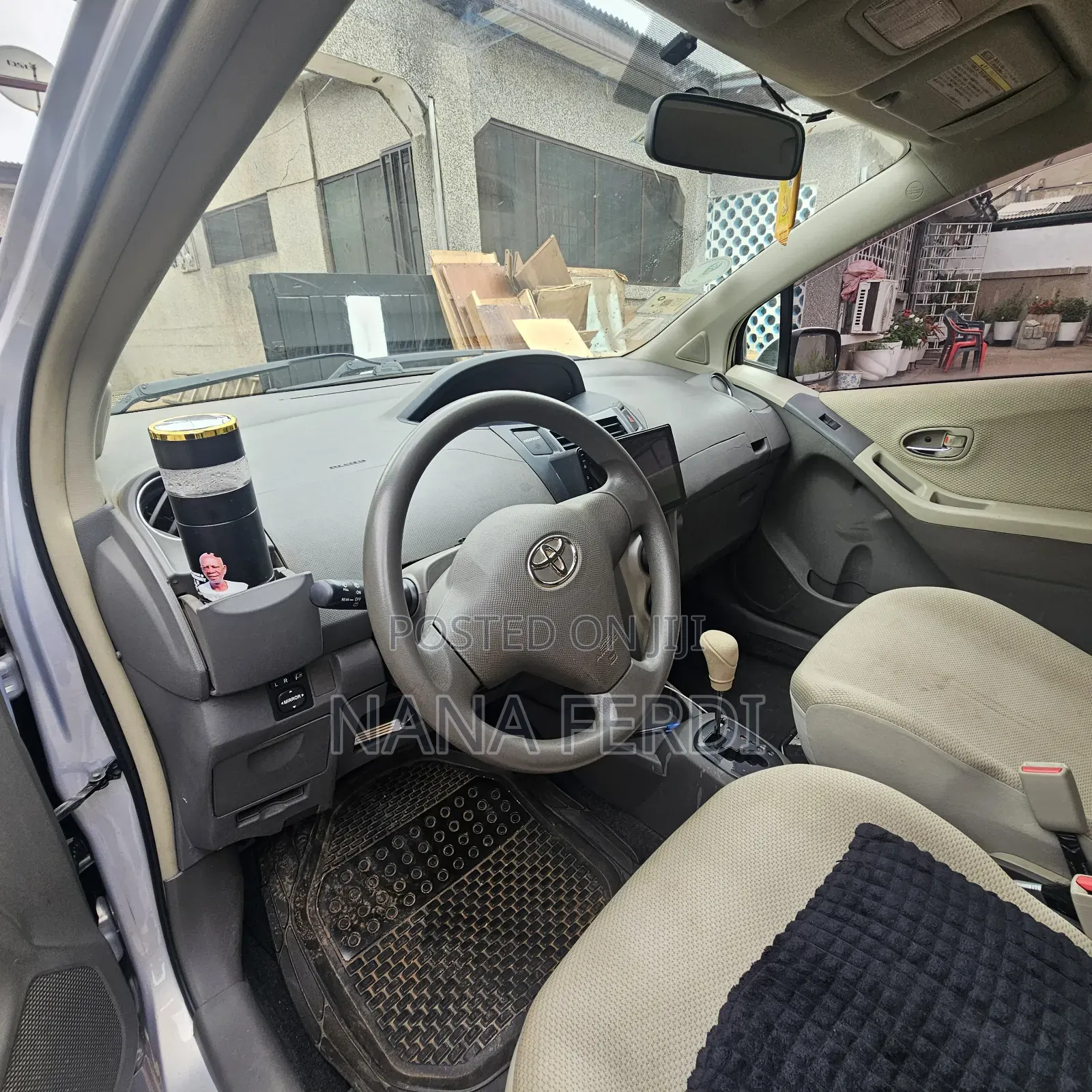 Toyota Vitz 2011 Gray