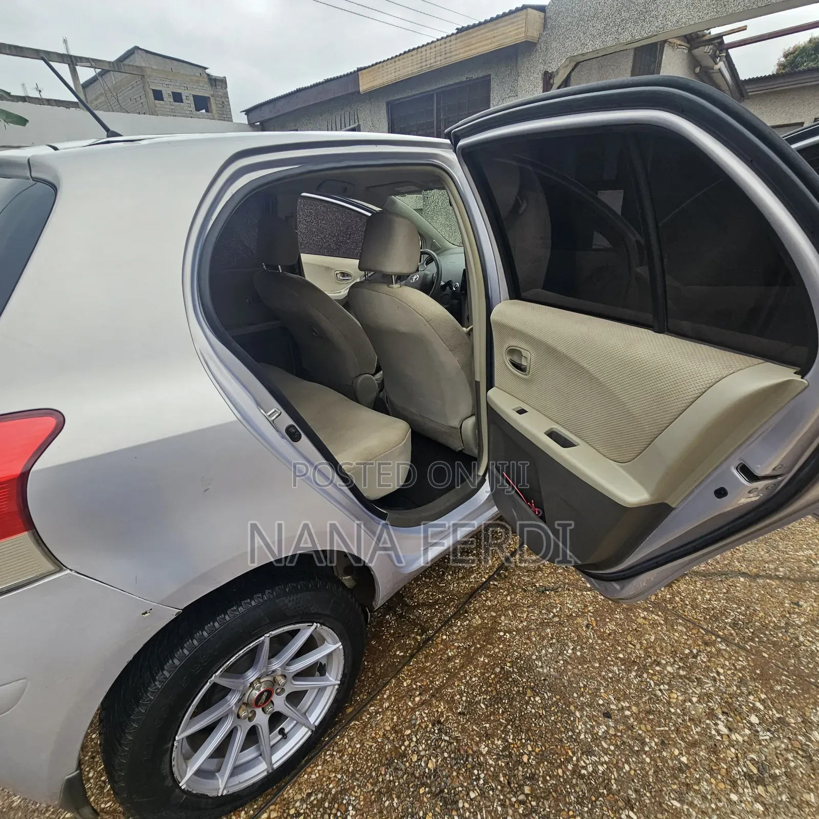 Toyota Vitz 2011 Gray