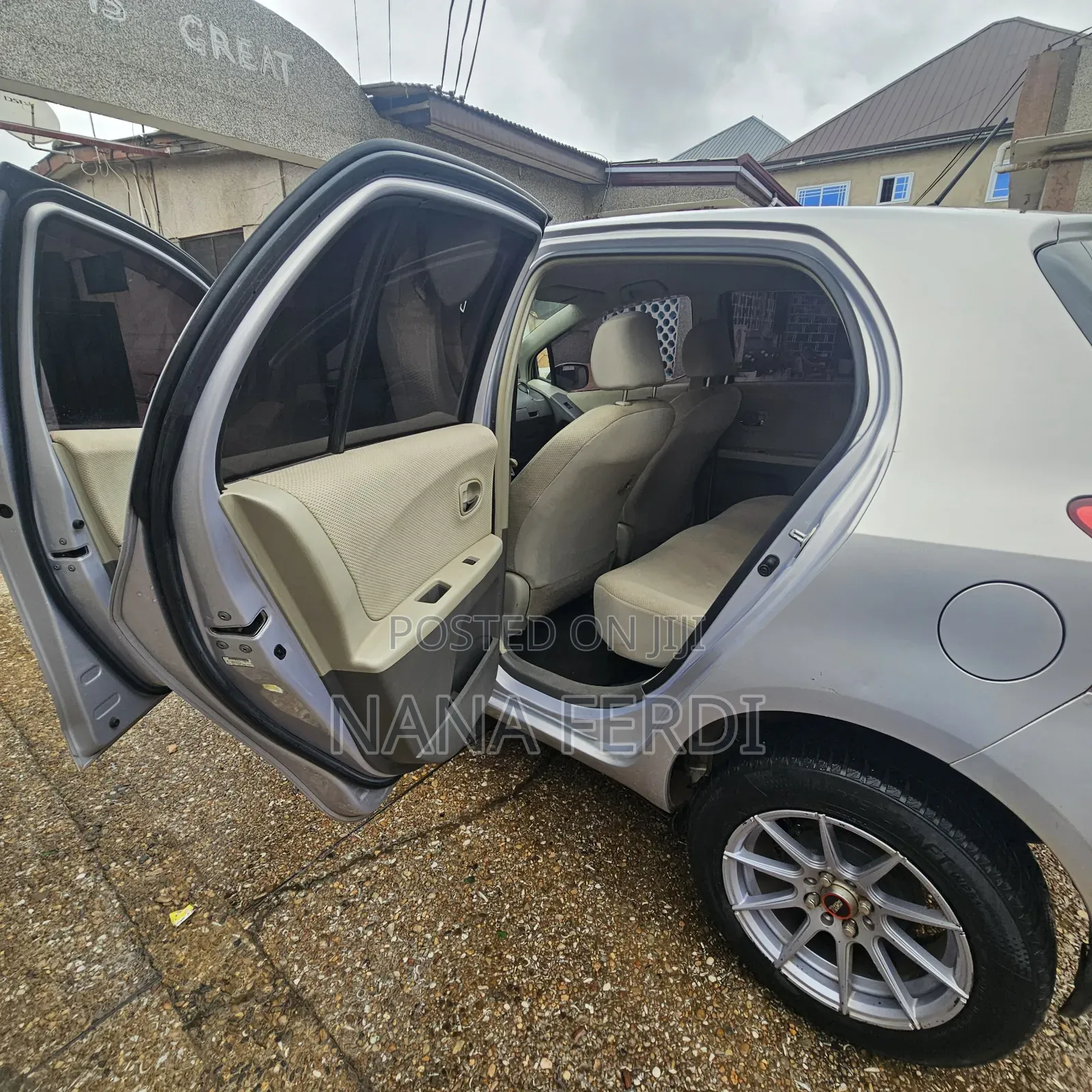 Toyota Vitz 2011 Gray