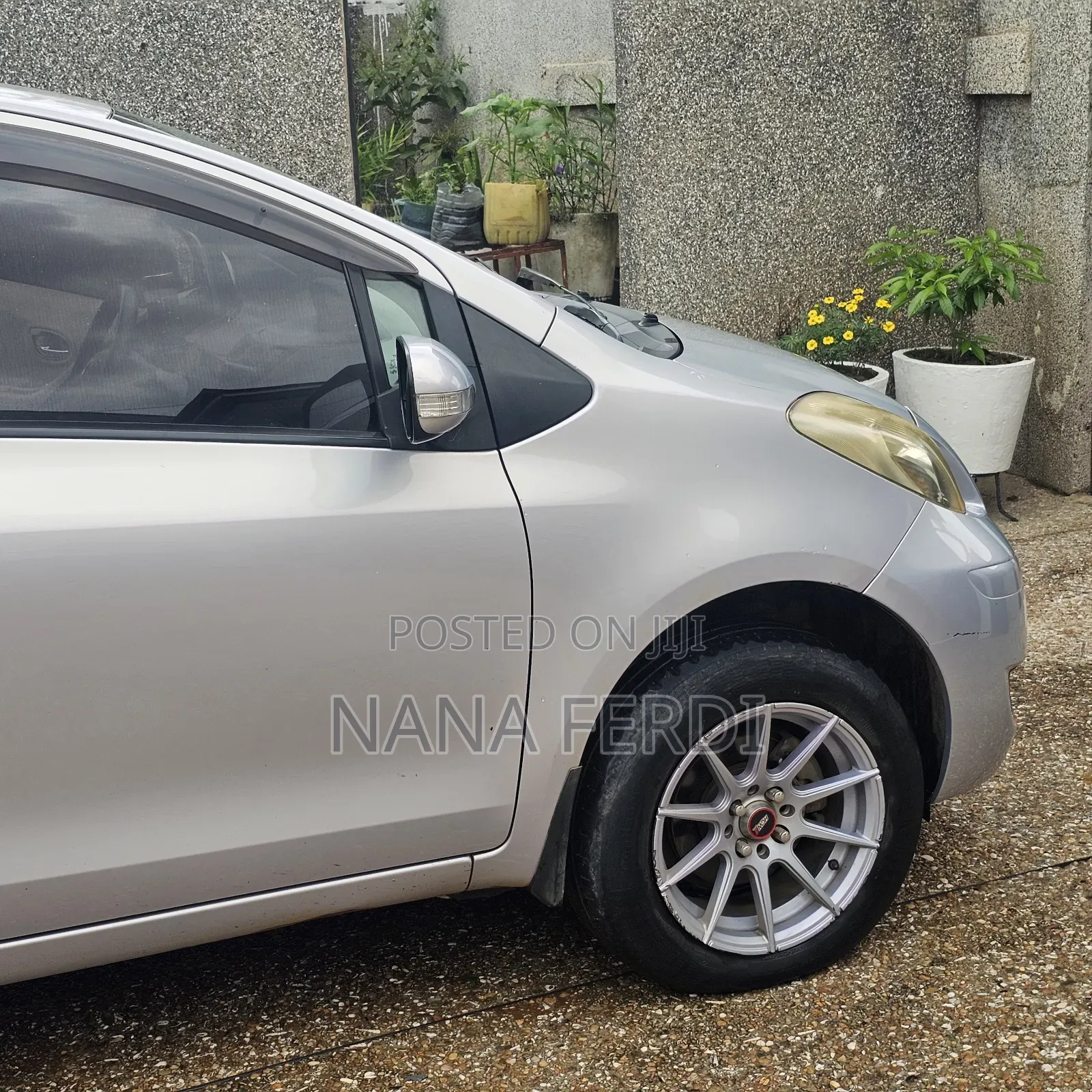 Toyota Vitz 2011 Gray