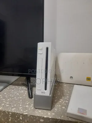 Wii Nintendo Switch With 1 Controller and 1 Nunchuk